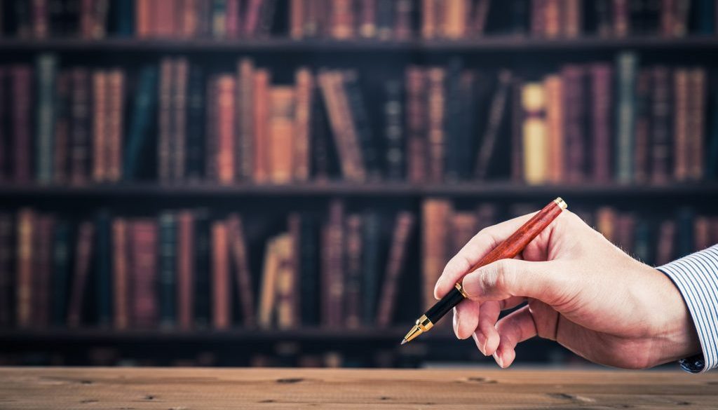 AdobeStock_108320089_scrivere